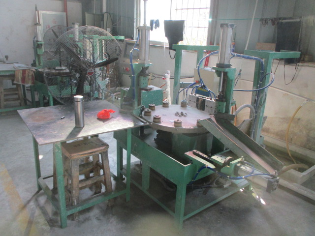 Machine de soudage automatique à haute fréquence